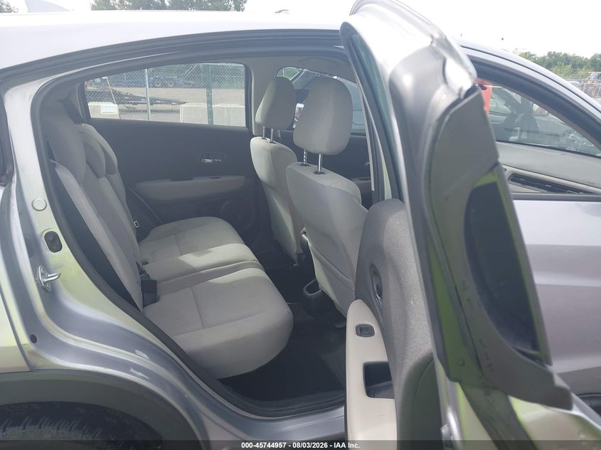 2022 Honda Hr-v VIN 3CZRU6H38NM702059 IAAI salvage auction — LEFT SIDE, Salvage Title, sold $5,075 on 2026-08-29 (photo 8)