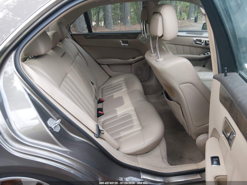 2010 Mercedes-benz E-class VIN WDDHF9AB3AA146738 IAAI salvage auction — NORMAL WEAR, Clear (Virginia), sold $900 on 2026-08-19 (photo 8)
