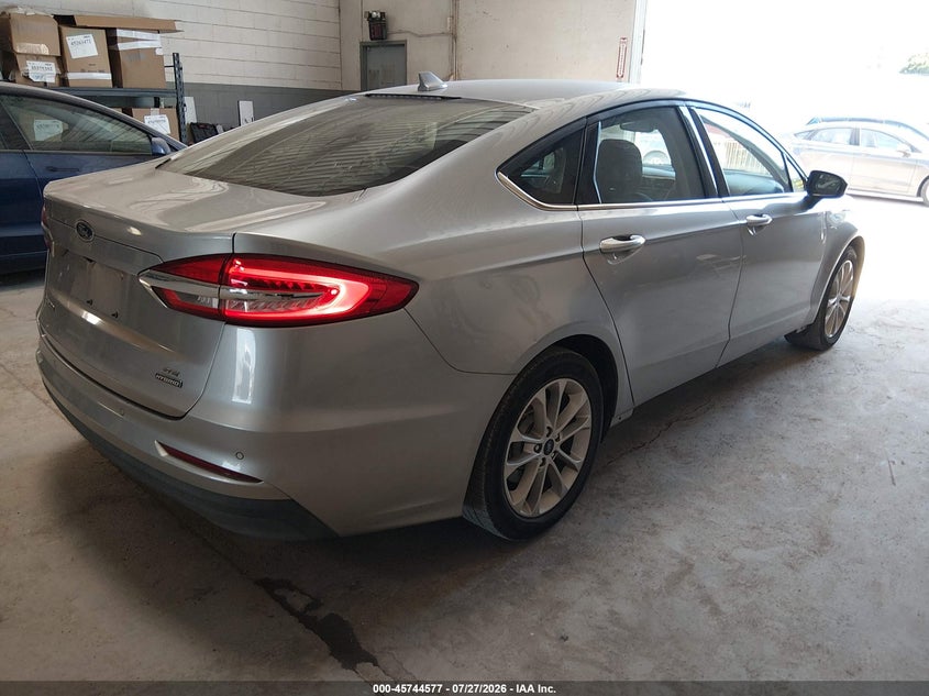 2020 Ford Fusion VIN 3FA6P0LU7LR200601 IAAI salvage auction — NORMAL WEAR, SF97 (Oklahoma), sold $10,050 on 2026-09-03 (photo 4)