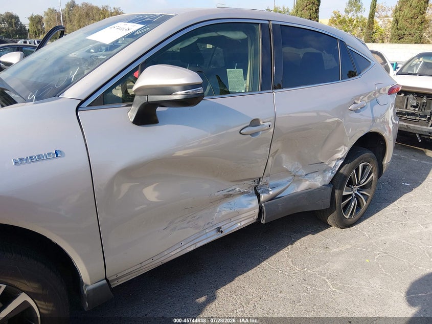 2021 Toyota Venza VIN JTEAAAAH6MJ009504 IAAI salvage auction — LEFT SIDE, Wait Title, sold $4,550 on 2026-08-27 (photo 6)