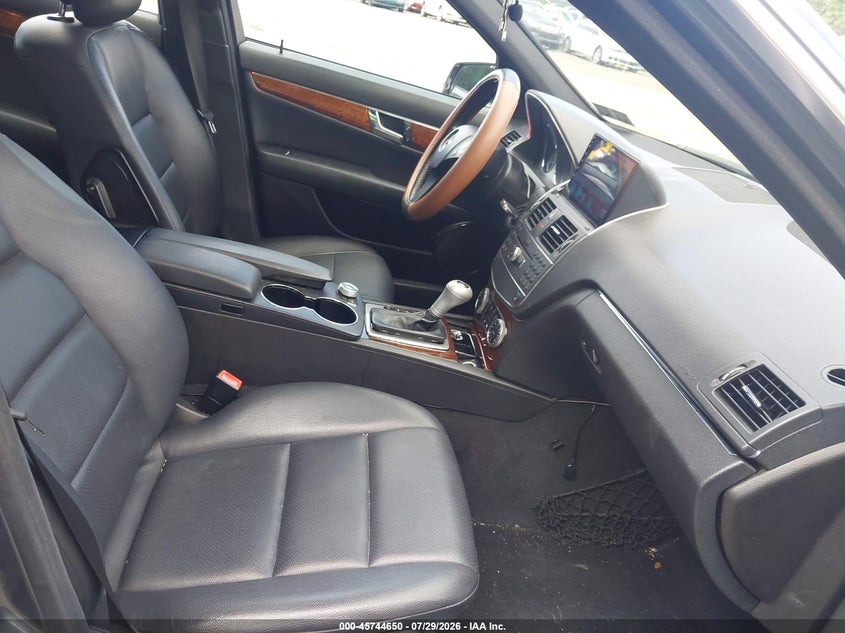 2011 Mercedes-benz C-klasse VIN WDDGF8BB3BR145824 IAAI salvage auction — FRONT END, Salvage (Pennsylvania), sold $875 on 2026-08-15 (photo 5)