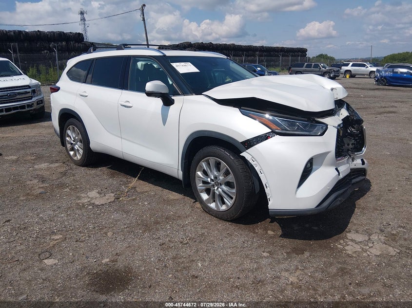 2022 Toyota Highlander VIN 5TDDZRBH6NS570460 — IAAI salvage auction photo