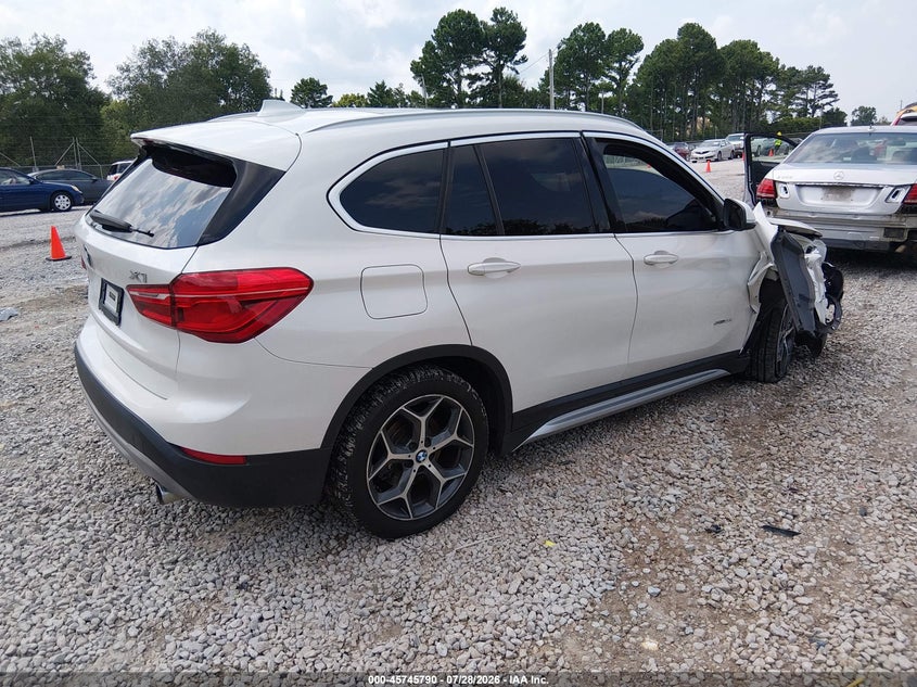 2018 BMW X1 VIN WBXHU7C30J5H43077 IAAI salvage auction — SIDE, Salvage Title, sold $2,425 on 2026-10-08 (photo 4)