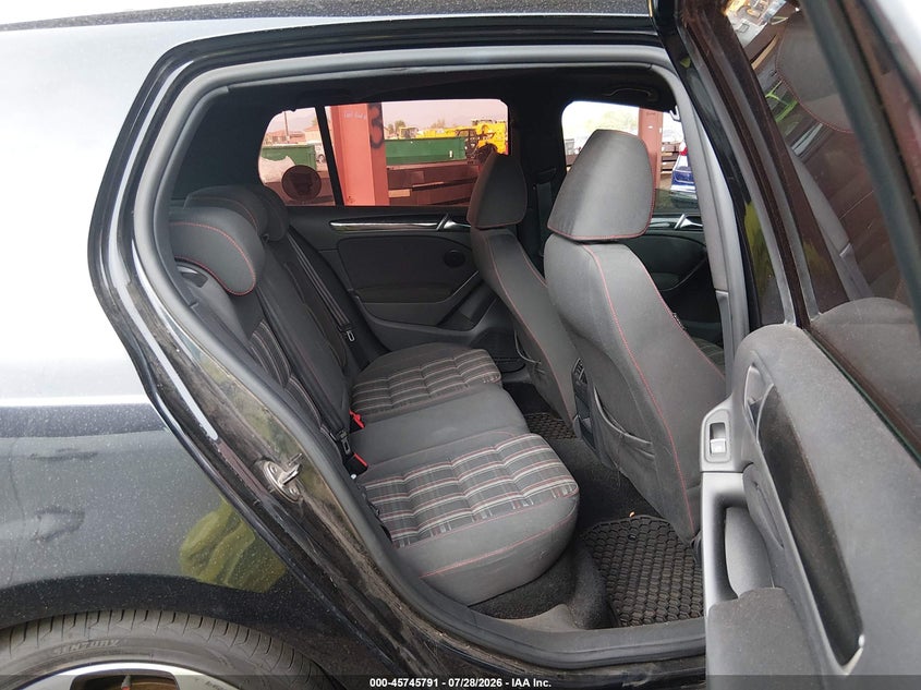 2010 Volkswagen Gti VIN WVWHV7AJ0AW236912 IAAI salvage auction — NORMAL WEAR, Clear-Dealer Only (Arizona), sold $1,400 on 2026-08-11 (photo 8)