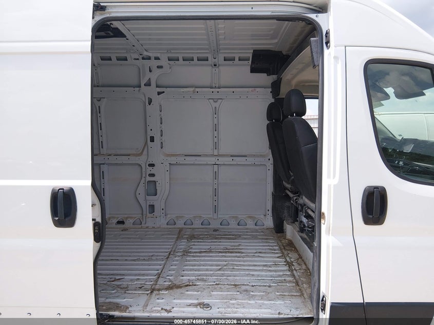 2025 Ram Promaster city VIN 3C6MRVHG8SE548528 IAAI salvage auction — FRONT END, Salvage Title, sold $17,500 on 2026-08-02 (photo 8)