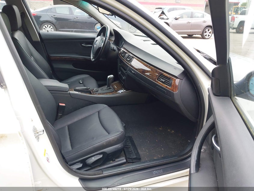 2006 BMW 3 series VIN WBAVD13576KV05194 IAAI salvage auction — NORMAL WEAR, Original (Maine), sold $300 on 2026-08-03 (photo 5)