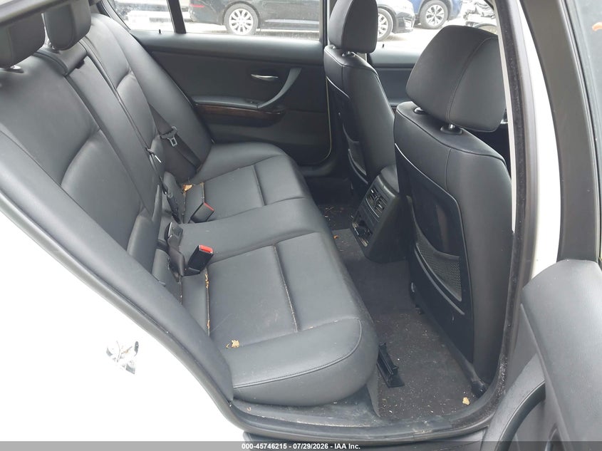 2006 BMW 3 series VIN WBAVD13576KV05194 IAAI salvage auction — NORMAL WEAR, Original (Maine), sold $300 on 2026-08-03 (photo 8)
