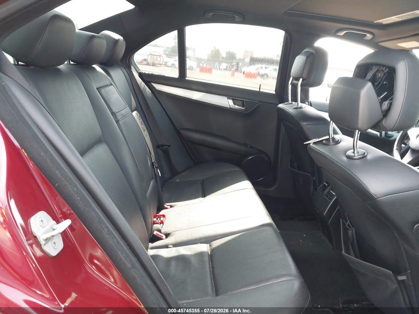 2009 Mercedes-benz C class VIN WDDGF54X89R049155 IAAI salvage auction — NORMAL WEAR, Clear (Florida), sold $375 on 2026-08-03 (photo 8)