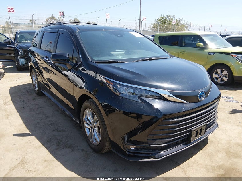 2025 Toyota Sienna VIN 5TDJSKFC1SS200736 — IAAI salvage auction photo