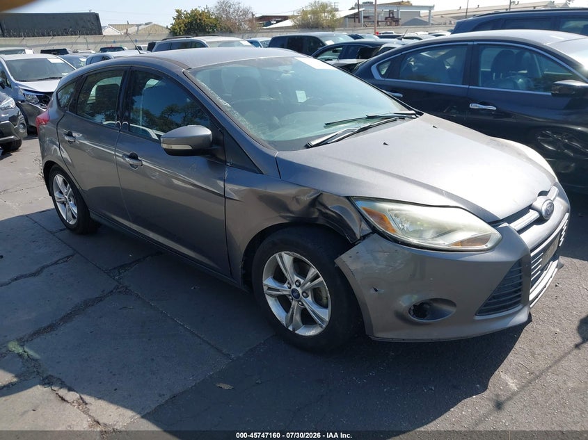 2014 Ford Focus VIN 1FADP3K25EL176261 IAAI salvage auction — RIGHT FRONT, Wait Title, sold $575 on 2026-08-21 (photo 1)