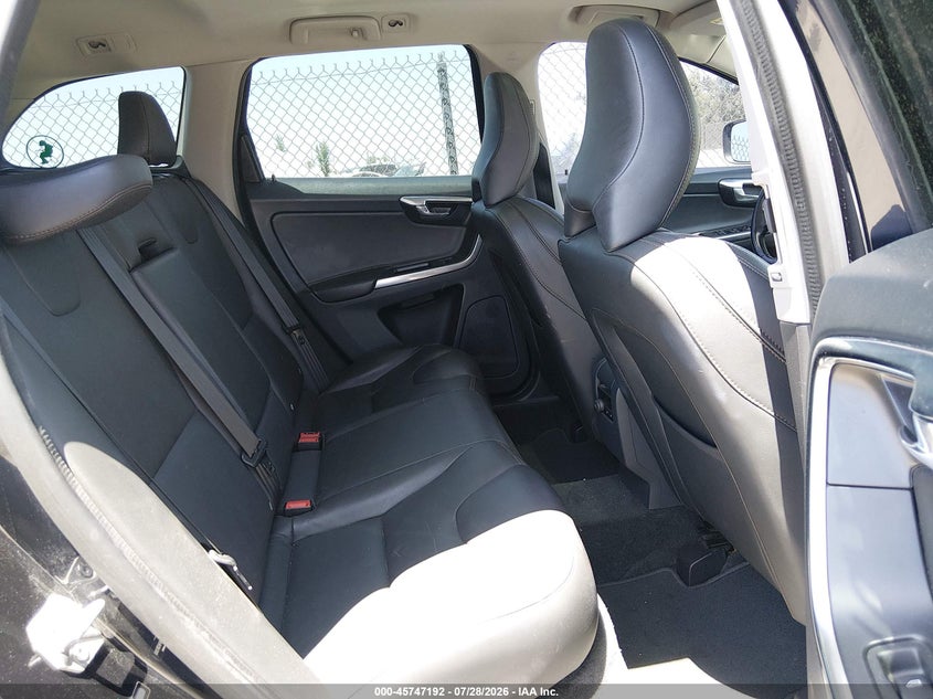 2017 Volvo Xc60 VIN YV449MRR1H2063900 IAAI salvage auction — LEFT SIDE, Salvage Title, sold $1,250 on 2026-09-04 (photo 8)