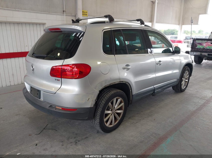 2017 Volkswagen Tiguan VIN WVGRV7AX6HW502853 IAAI salvage auction — RIGHT SIDE, Salvage Title, sold $2,000 on 2026-08-12 (photo 4)