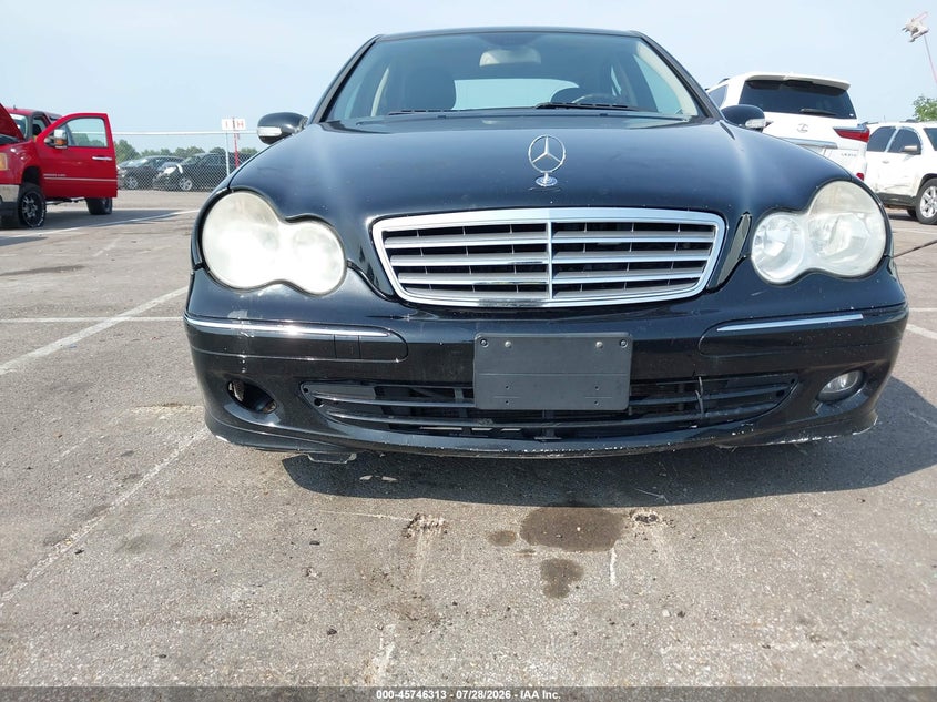 2007 Mercedes-benz C class VIN WDBRF92H17F891676 IAAI salvage auction — NORMAL WEAR, Clear (Tennessee), sold $275 on 2026-08-18 (photo 6)