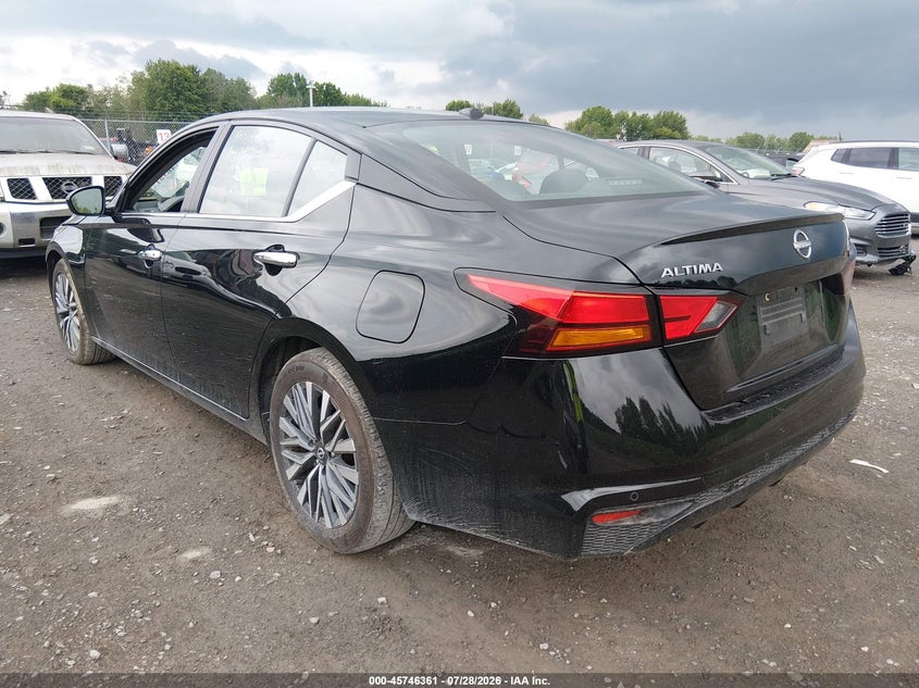 2025 Nissan Altima VIN 1N4BL4DV8SN390578 IAAI salvage auction — FRONT END, Clear (Michigan), sold $11,300 on 2026-07-30 (photo 3)