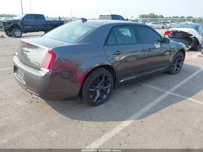 2023 Chrysler 300 VIN 2C3CCABG1PH537605 IAAI salvage auction — NORMAL WEAR, Wait Title, sold $20,100 on 2026-08-11 (photo 4)
