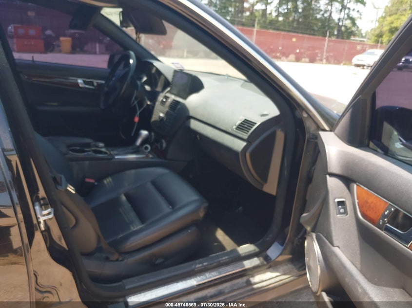 2011 Mercedes-benz C class VIN WDDGF8BBXBF643231 IAAI salvage auction — NORMAL WEAR, Original (Texas), sold $400 on 2026-08-06 (photo 5)
