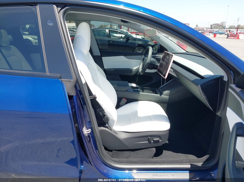2026 Tesla Model y VIN 7SAYGDEE3TF455184 IAAI salvage auction — RIGHT REAR, Wait Title, sold $27,500 on 2026-09-10 (photo 5)
