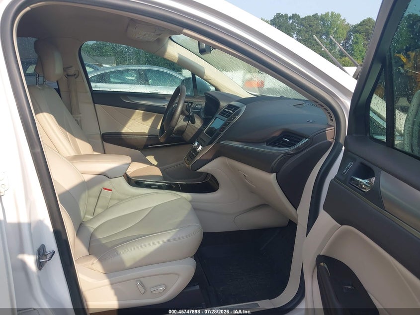 2018 Lincoln Mkc VIN 5LMCJ1C99JUL18700 IAAI salvage auction — NORMAL WEAR, Repossession Paperwork (Georgia), sold $7,750 on 2026-08-19 (photo 5)