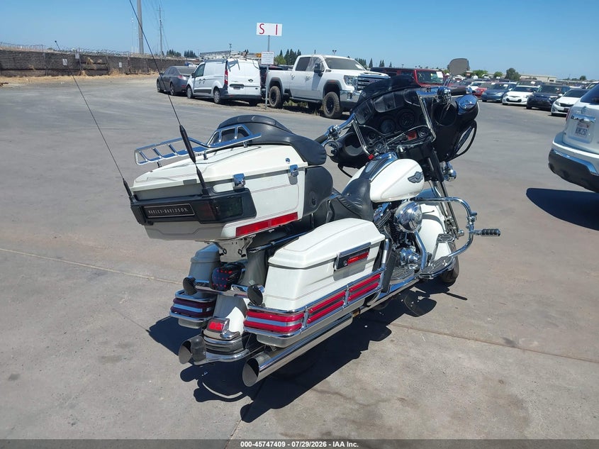 2003 Harley-davidson Electra glide VIN 1HD1FCW303Y635522 IAAI salvage auction — SIDE, Salvage (California), sold $875 on 2026-10-04 (photo 4)