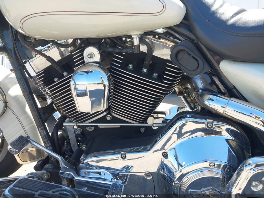 2003 Harley-davidson Electra glide VIN 1HD1FCW303Y635522 IAAI salvage auction — SIDE, Salvage (California), sold $875 on 2026-10-04 (photo 9)