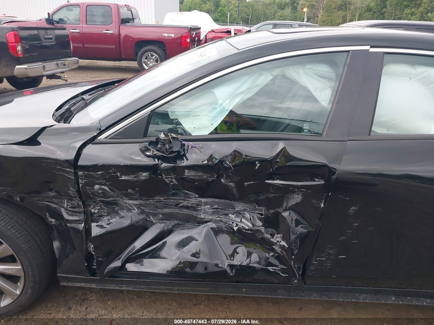 2026 Mazda 3 VIN JM1BPACL5T1889148 IAAI salvage auction — SIDE, Wait Title, sold $6,075 on 2026-10-09 (photo 6)