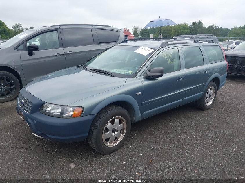 2001 Volvo V70 VIN YV1SZ58D211042453 IAAI salvage auction — NORMAL WEAR, Clear (Virginia), sold $325 on 2026-08-04 (photo 2)