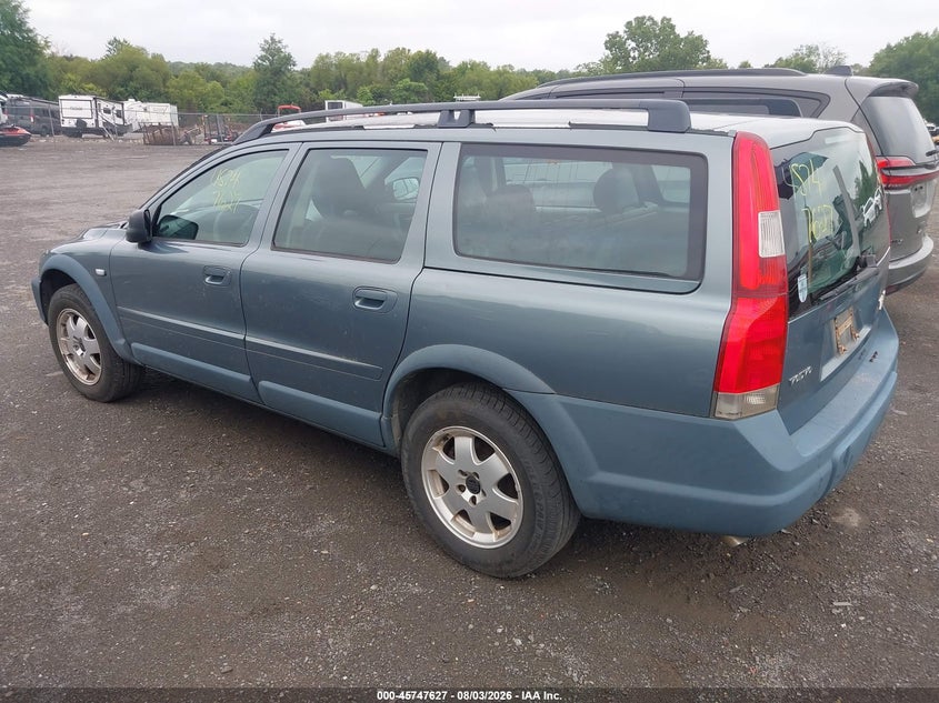 2001 Volvo V70 VIN YV1SZ58D211042453 IAAI salvage auction — NORMAL WEAR, Clear (Virginia), sold $325 on 2026-08-04 (photo 3)