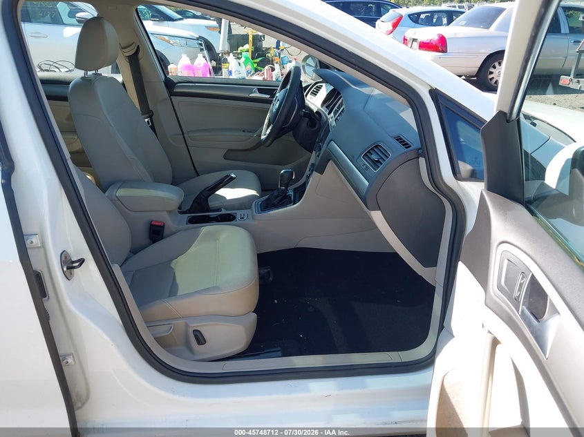 2015 Volkswagen Golf sportsvan VIN 3VWCA7AU5FM520296 IAAI salvage auction — SIDE, Wait Title, sold $2,650 on 2026-08-12 (photo 5)
