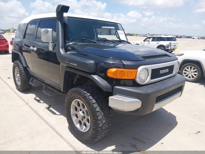 2007 Toyota Fj cruiser VIN JTEBU11F670016277 — IAAI salvage auction photo