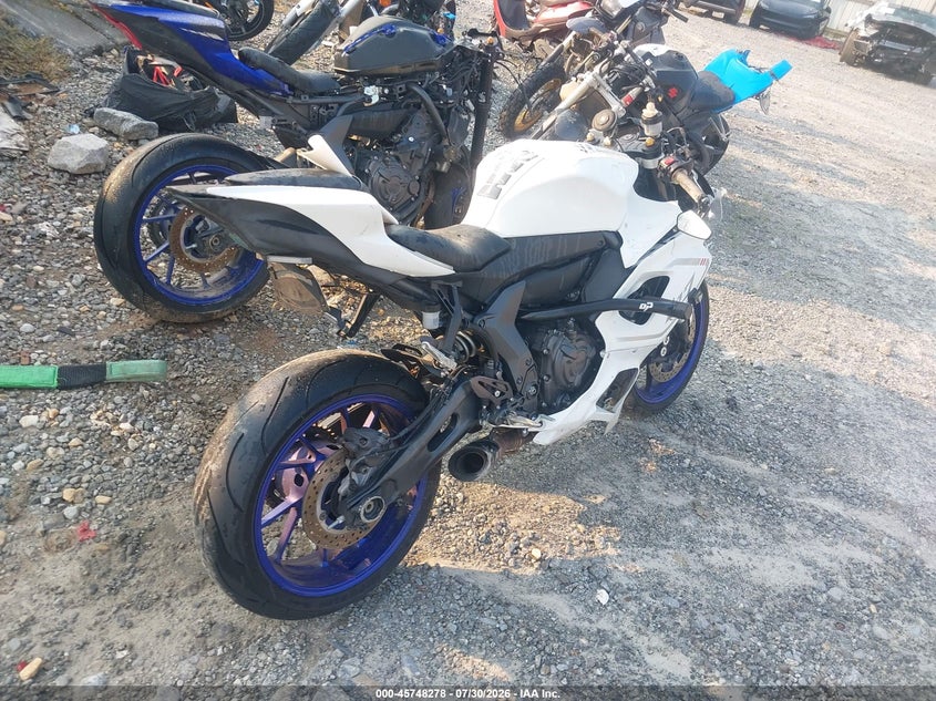 2022 Yamaha Yzf VIN JYARM38E6NA002023 IAAI salvage auction — FRONT END, Salvage Title, sold $1,575 on 2026-09-30 (photo 4)