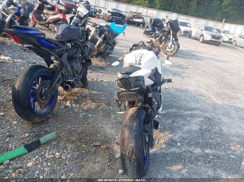 2022 Yamaha Yzf VIN JYARM38E6NA002023 IAAI salvage auction — FRONT END, Salvage Title, sold $1,575 on 2026-09-30 (photo 6)