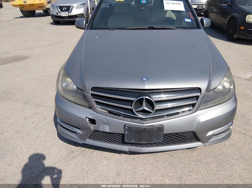 2014 Mercedes-benz C-klasse VIN WDDGF4HB4EA956972 IAAI salvage auction — REPOSSESSION, Salvage Title, sold $650 on 2026-08-17 (photo 6)