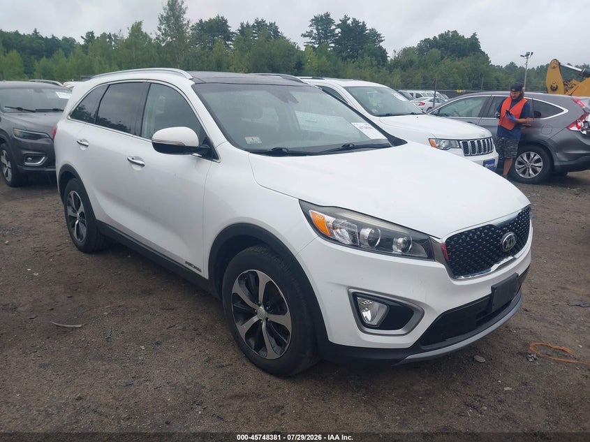 2017 Kia Sorento VIN 5XYPHDA59HG229999 IAAI salvage auction — NORMAL WEAR, Clear (Massachusetts), sold $2,200 on 2026-07-31 (photo 1)