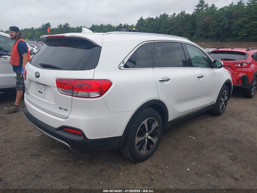 2017 Kia Sorento VIN 5XYPHDA59HG229999 IAAI salvage auction — NORMAL WEAR, Clear (Massachusetts), sold $2,200 on 2026-07-31 (photo 4)