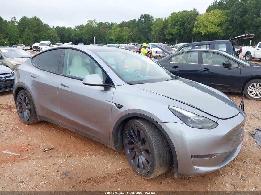 2024 Tesla Model y VIN 7SAYGDEFXRA303594 — IAAI salvage auction photo