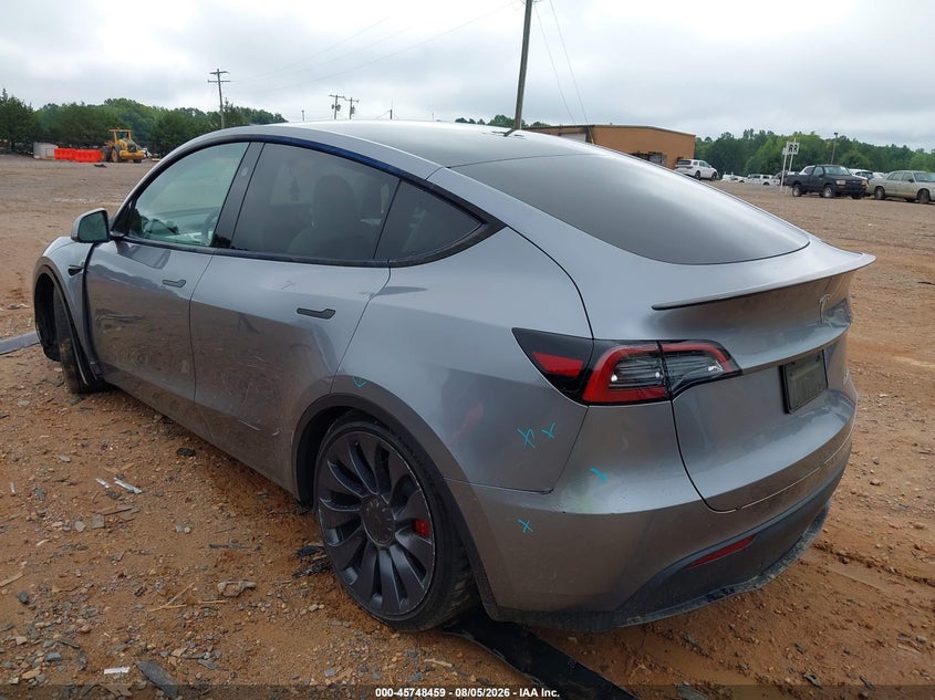 2024 Tesla Model y VIN 7SAYGDEFXRA303594 IAAI salvage auction — SIDE, Salvage (North Carolina), sold $16,500 on 2026-08-30 (photo 3)