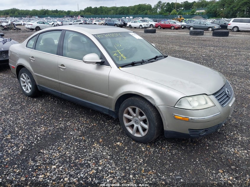 2004 Volkswagen Passat VIN WVWPD63B04E182424 IAAI salvage auction — NORMAL WEAR, Clear (New York), sold $425 on 2026-08-04 (photo 1)