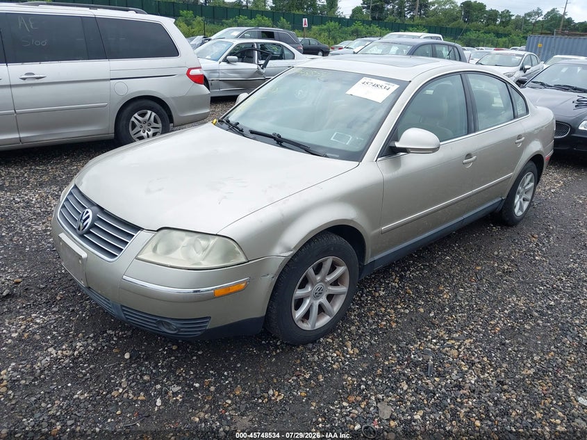 2004 Volkswagen Passat VIN WVWPD63B04E182424 IAAI salvage auction — NORMAL WEAR, Clear (New York), sold $425 on 2026-08-04 (photo 2)