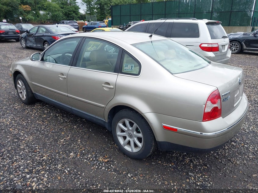 2004 Volkswagen Passat VIN WVWPD63B04E182424 IAAI salvage auction — NORMAL WEAR, Clear (New York), sold $425 on 2026-08-04 (photo 3)