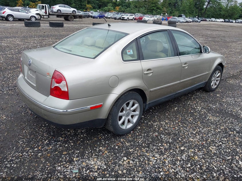 2004 Volkswagen Passat VIN WVWPD63B04E182424 IAAI salvage auction — NORMAL WEAR, Clear (New York), sold $425 on 2026-08-04 (photo 4)