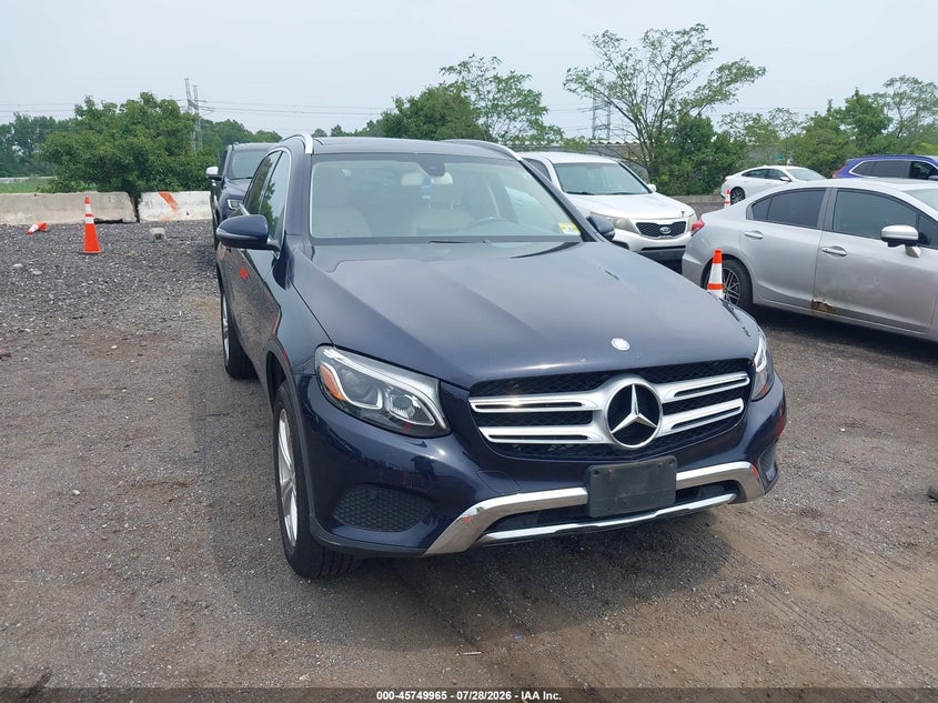 2017 Mercedes-benz Glc VIN WDC0G4KB9HF221083 IAAI salvage auction — NORMAL WEAR, Clear (New Jersey), sold $3,150 on 2026-08-04 (photo 6)