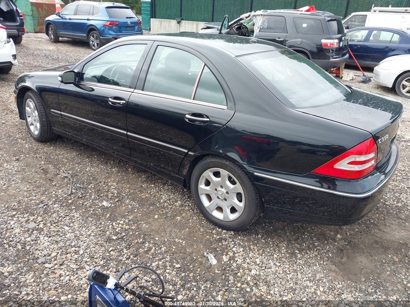 2006 Mercedes-benz C class VIN WDBRF87HX6F757041 IAAI salvage auction — NORMAL WEAR, Clear (New York), sold $475 on 2026-08-11 (photo 3)