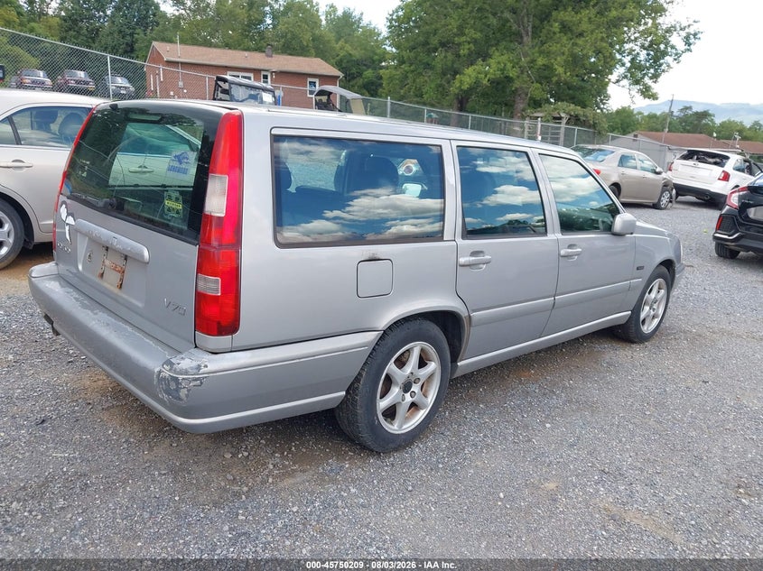1998 Volvo V70 VIN YV1LW5577W3474902 IAAI salvage auction — NORMAL WEAR, Clear (Virginia), sold $200 on 2026-08-11 (photo 4)