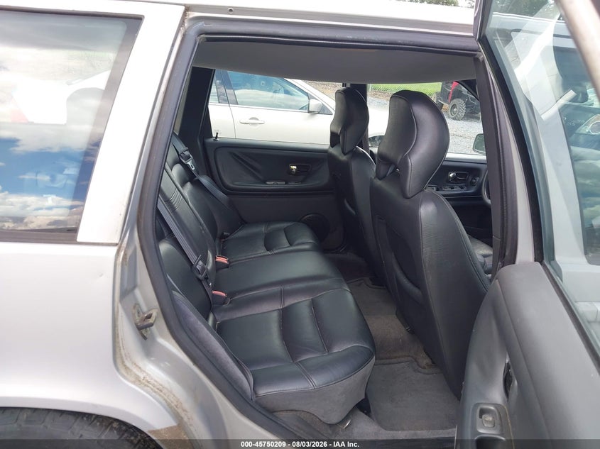 1998 Volvo V70 VIN YV1LW5577W3474902 IAAI salvage auction — NORMAL WEAR, Clear (Virginia), sold $200 on 2026-08-11 (photo 8)