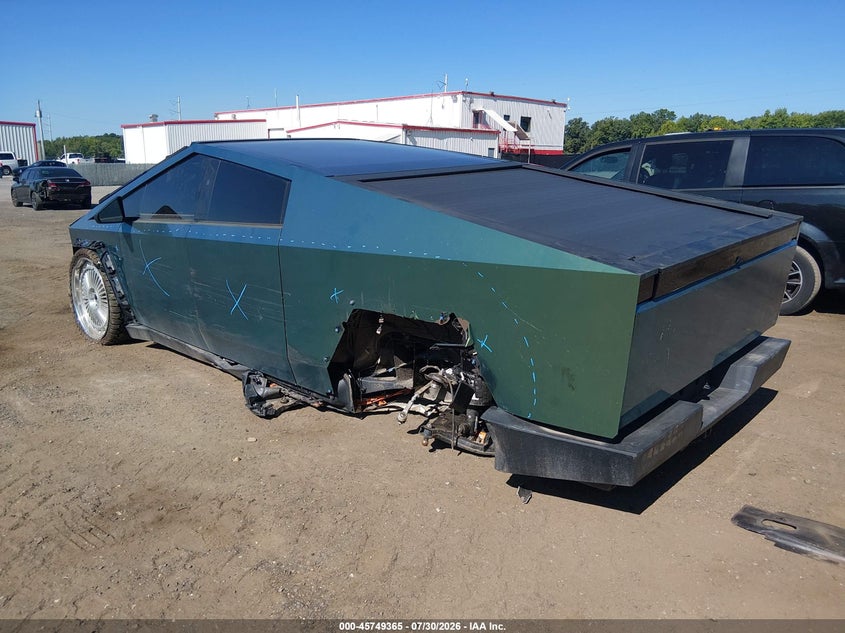 2024 Tesla Cybertruck VIN 7G2CEHED5RA035716 IAAI salvage auction — SIDE, Salvage - Greater Than 75% (Maryland), sold $28,700 on 2026-09-24 (photo 3)