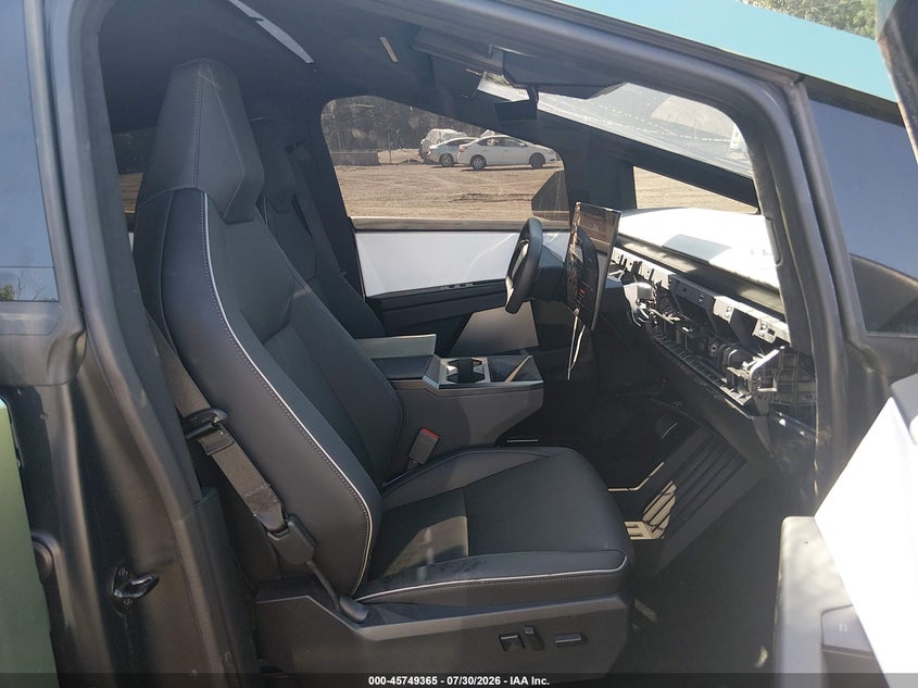 2024 Tesla Cybertruck VIN 7G2CEHED5RA035716 IAAI salvage auction — SIDE, Salvage - Greater Than 75% (Maryland), sold $28,700 on 2026-09-24 (photo 5)