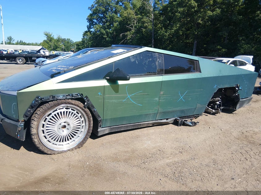 2024 Tesla Cybertruck VIN 7G2CEHED5RA035716 IAAI salvage auction — SIDE, Salvage - Greater Than 75% (Maryland), sold $28,700 on 2026-09-24 (photo 6)