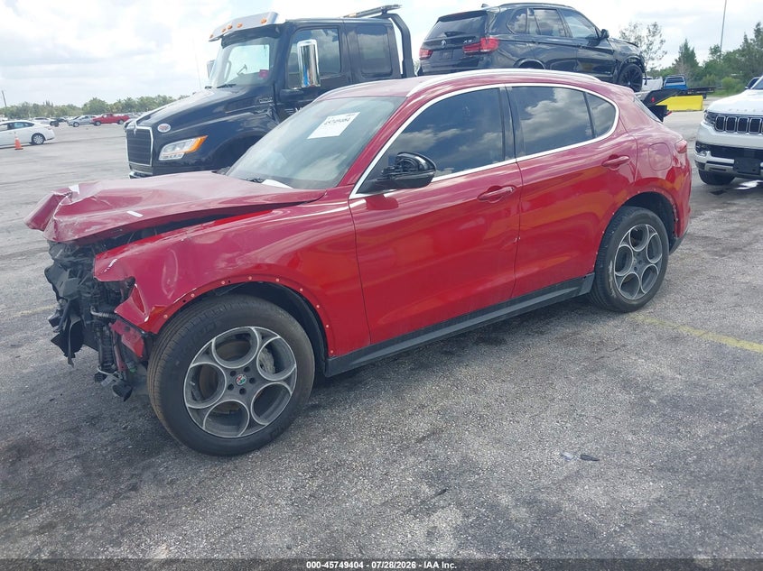 2018 Alfa romeo Stelvio VIN ZASFAKAN7J7B64374 IAAI salvage auction — FRONT END, Salvage (Texas), sold $1,300 on 2026-08-06 (photo 2)