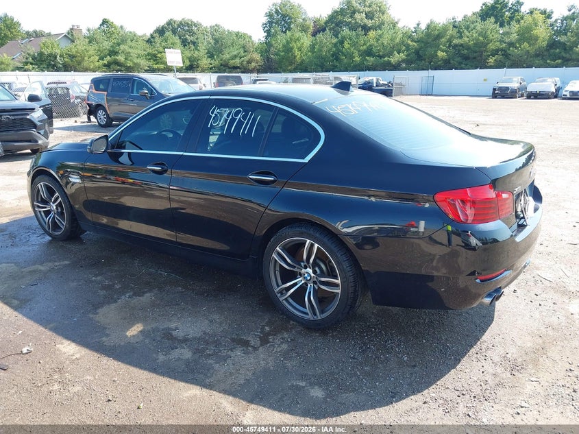 2014 BMW 5er VIN WBA5A7C52ED613382 IAAI salvage auction — ENGINE BURN, Salvage Title, sold $825 on 2026-09-03 (photo 3)