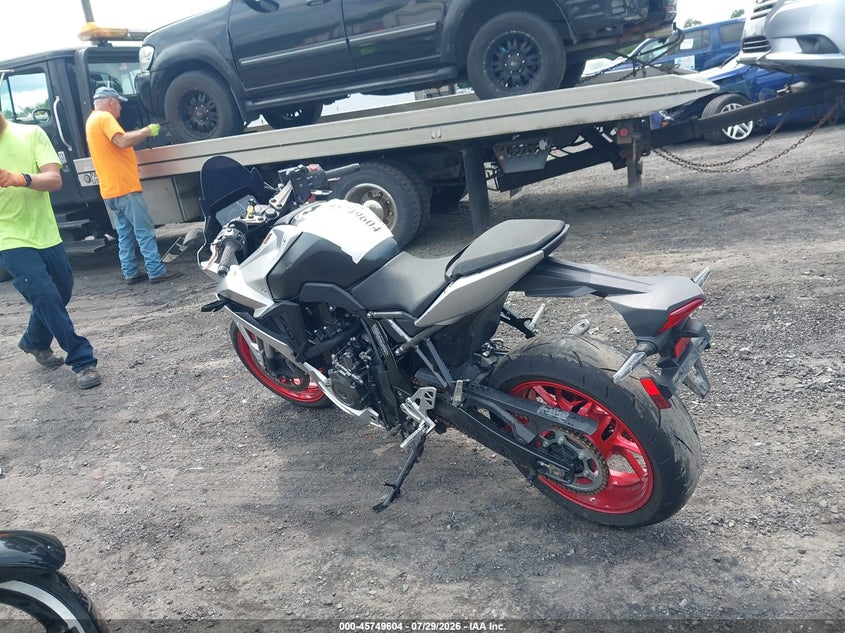 2024 Suzuki Gsx VIN JS1EM13B5R7102289 IAAI salvage auction — FRONT END, Wait Title, sold $1,725 on 2026-09-23 (photo 3)